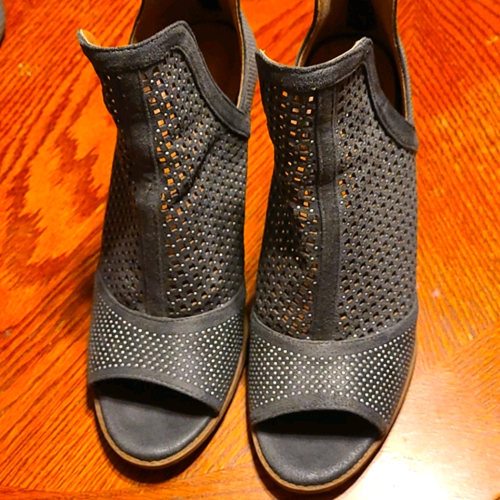 report ankle boots